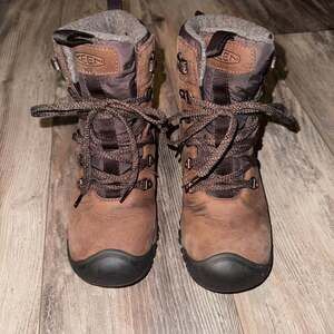 Keen Greta Waterproof Winter Boots Women size 5 snow freeze cold hiking outdoors